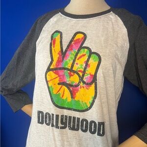 Dollywood ✌️☮️ Peace shirt- Medium